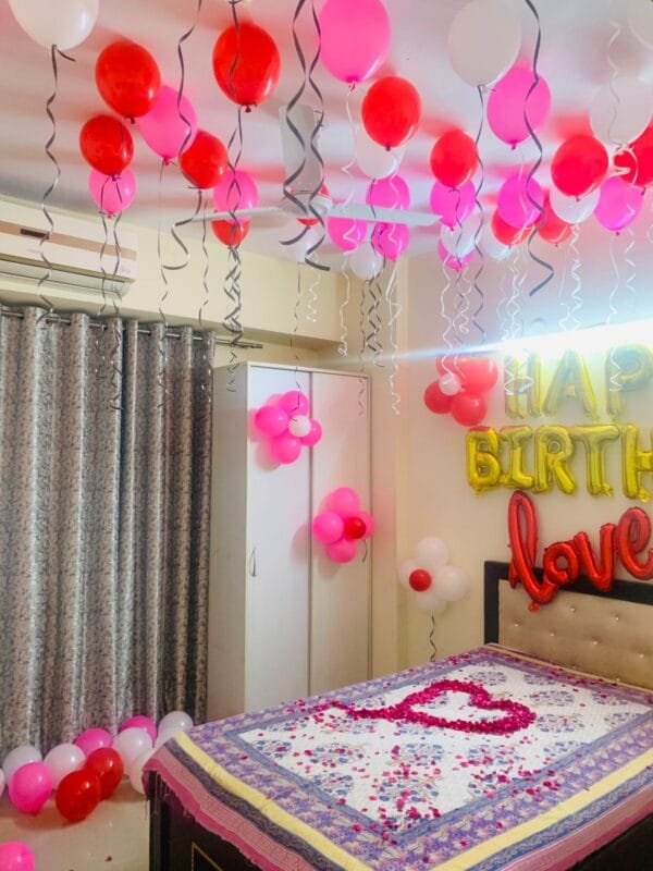 Room balloon decoration